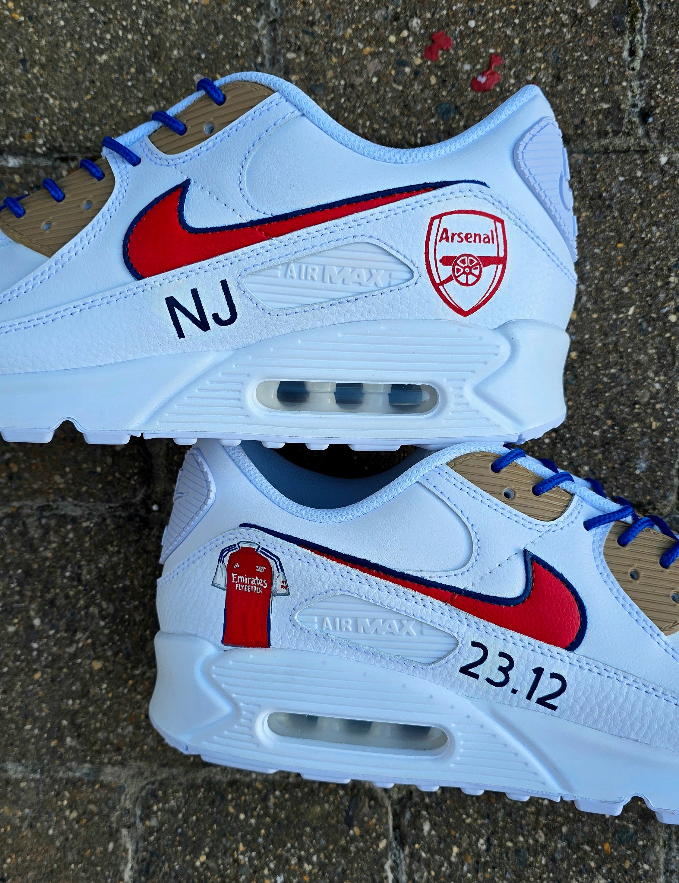 Custom hand-painted Nike Air Max sneakers featuring premium leather construction with intricate football club-themed artwork. Includes vibrant team colors, detailed logos, and personalizable options like initials, numbers, or dates. Waterproof and scratch-resistant for long-lasting wear. Ideal for sports fans, sneaker collectors, and as unique custom gifts. Designed with professional craftsmanship, blending fashion, comfort, and team pride.

