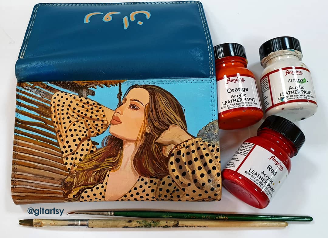 A hand-painted leather wallet featuring a custom portrait of a person, pet, or loved one. The painting is detailed, colourful, and made using premium-quality waterproof leather paints. Ideal for gifting or personal keepsakes, this wallet showcases artistic craftsmanship and premium leatherwork.

