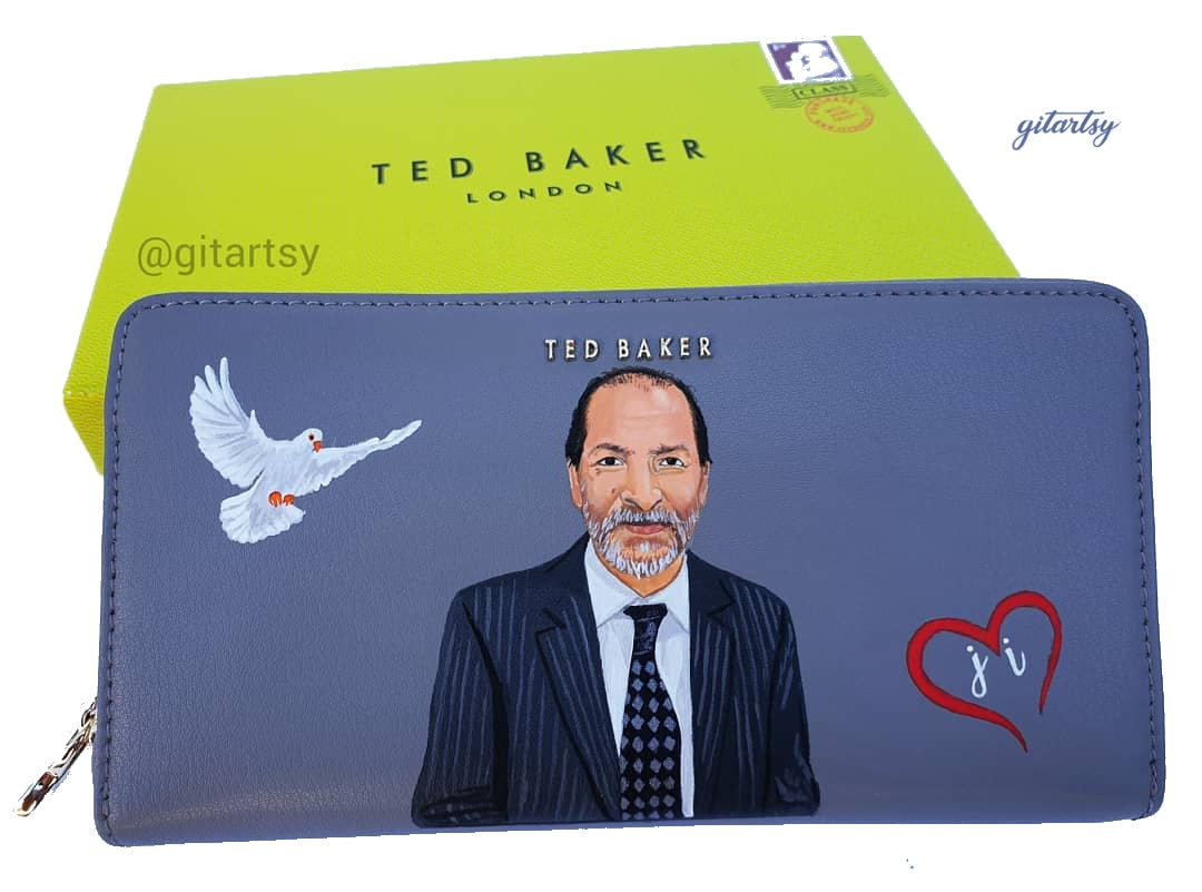 A hand-painted leather wallet featuring a custom portrait of a person, pet, or loved one. The painting is detailed, colourful, and made using premium-quality waterproof leather paints. Ideal for gifting or personal keepsakes, this wallet showcases artistic craftsmanship and premium leatherwork.

