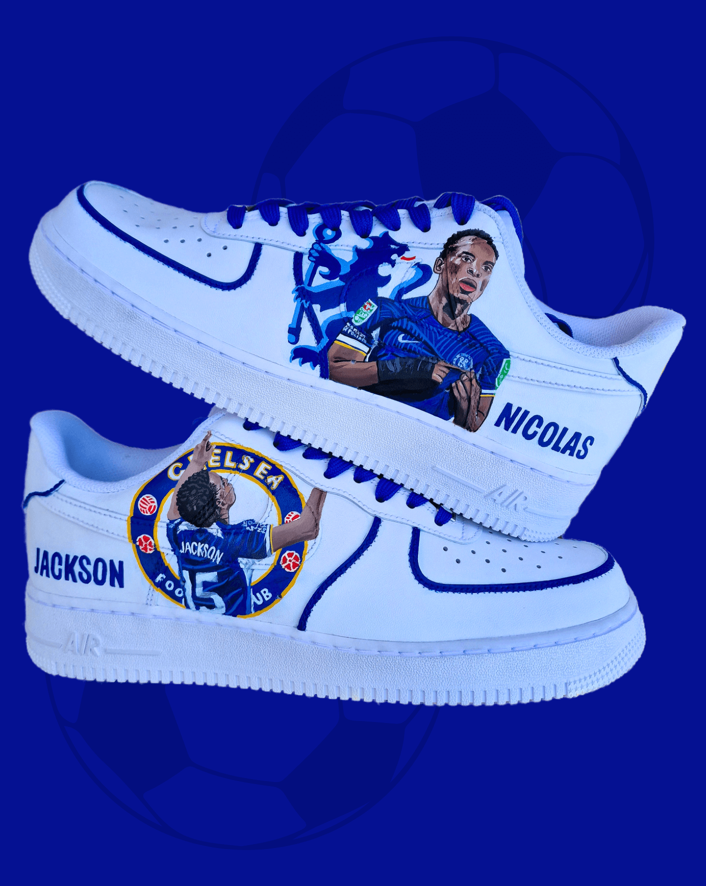 Custom hand-painted white sneakers featuring Chelsea FC’s Nicolas Jackson in vivid blue match kit, complete with the club badge and Senegal flag-inspired Nike swoosh. Designed by Gitartsy, the artwork includes realistic player portraits, fine detailing, and premium waterproof paint, making these shoes a perfect blend of fashion and football art.

